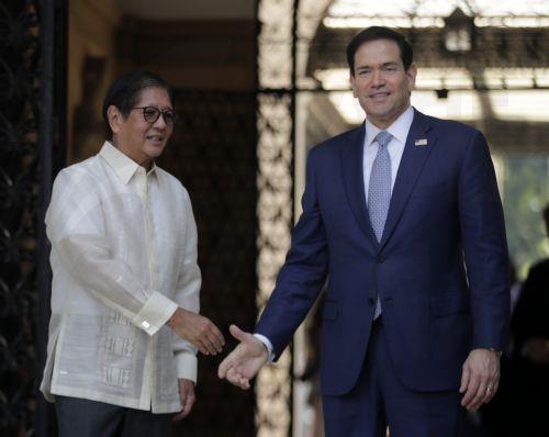 epa13125974 Philippine President Ferdinand 'Bongbong' Marcos Junior (L) meets with United State Secretary of State Marco Rubio (R) during a courtesy visit inside Malakanang presidential palace in Manila, Philippines, 22 July 2026. Rubio is set to attend meetings with ASEAN leaders and the East Asia Summit.  EPA/FRANCIS R. MALASIG / POOL