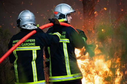 epa13134821 A crew of French firefighters is deployed to battle a wildfire spreading in Cestas-Pierroton, south-western France, 26 July 2026. According to a recent report from the French Ministry of the Interior, 167,000 people have been evacuated and at least 98,000 hectares have been burned since the beginning of the wildfires in and around Cap Ferret...