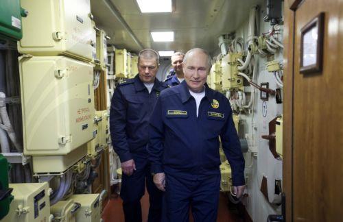 epa13165828 Russian President Vladimir Putin visits the Guards missile cruiser Varyag during the final stage of the Pacific Fleet's exercises off the coast of Sakhalin region, Russia, 12 August 2026.  EPA/GAVRIIL GRIGOROV/SPUTNIK/KREMLIN POOL / POOL PICTURE MADE AVAILABLE TODAY
MANDATORY CREDIT