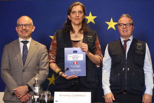 epa13176414 MEP Annalisa Corrado (C), chief observer of the European Union Election Observation Mission to Peru, poses alongside European Union Ambassador to Peru Jonathan Hatwell (L) and Deputy Chief Observer Alexander Gray during a press conference at which she presented the main conclusions and recommendations of the mission's final report on Peru's 2026...