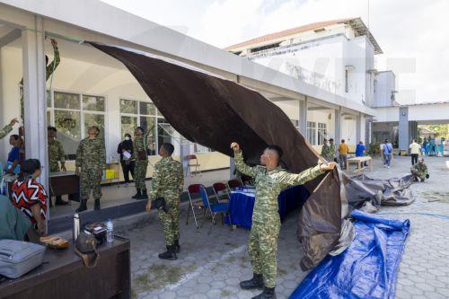 epa13176575 Soldiers setup a makeshift tent for patients at Aeramo Hospital following a 7.7 magnitude earthquake in Mbay, East Nusa Tenggara province, Indonesia, 18 August 2026. According to the National Search and Rescue Agency of Indonesia (BASARNAS), a 7.7 magnitude earthquake struck off the coast of East Nusa Tenggara province on 15 August 2026, killing...