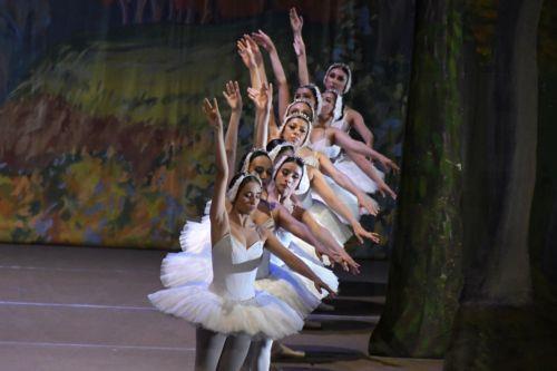 epa13185936 Artists from the Christa Mertins National Ballet of Guatemala present a performance of 'Swan Lake' in the Efrain Recinos Great Hall of the Miguel Angel Asturias Cultural Center in Guatemala City, Guatemala, 22 August 2026.  EPA/Alex Cruz