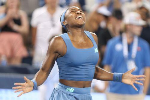 epa13187798 Coco Gauff of the USA celebrates her win over Jessica Pegula of the USA during the women's singles final of the Cincinnati Open tennis tournament in Cincinnati, Ohio, USA, 23 August 2026.  EPA/MARK LYONS