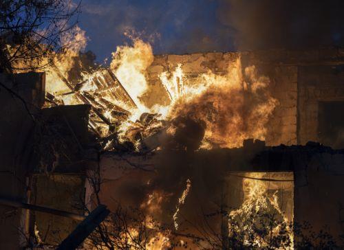 epa13191387 A handout photo made available by the press service of the 93rd 'Kholodnyi Yar' Separate Mechanized Brigade of the Ukrainian Armed Forces shows a residential building on fire following a Russian airstrike in Kramatorsk, Donetsk region, eastern Ukraine, 25 August 2026, amid the Russian invasion.  EPA/PRESS SERVICE OF THE 93RD SEPARATE MECHANIZED...