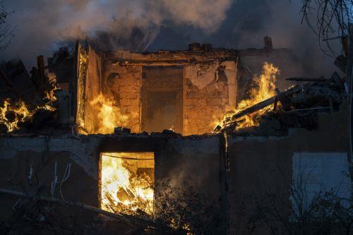 epa13191388 A handout photo made available by the press service of the 93rd 'Kholodnyi Yar' Separate Mechanized Brigade of the Ukrainian Armed Forces shows a residential building on fire following a Russian airstrike in Kramatorsk, Donetsk region, eastern Ukraine, 25 August 2026, amid the Russian invasion.  EPA/PRESS SERVICE OF THE 93RD SEPARATE MECHANIZED...