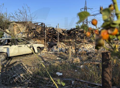 epa13233522 The site of a Russian strike on a building in Zaporizhzhia, Ukraine, 12 September 2026, amid the ongoing Russian invasion. At least two people were killed and four others injured in the Russian attack on Zaporizhzhia, according to the Ukrainian State Emergency Service (SES).  EPA/DARYNA NAUMOVA