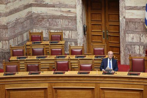 Ο υπουργός Δικαιοσύνης Γιώργος Φλωρίδης παρευρίσκεται στην Ολομέλεια της βουλής, στη συζήτηση και λήψη απόφασης επί της προτάσεως για αναθεώρηση διατάξεων του Συντάγματος, σύμφωνα με τα άρθρα 110 του Συντάγματος και 119 του Κανονισμού της Βουλής (δεύτερη ψηφοφορία), Αθήνα, Τέταρτη 16 Σεπτεμβρίου 2026. ΑΠΕ-ΜΠΕ/ΑΠΕ-ΜΠΕ/ΓΙΩΡΓΟΣ ΒΙΤΣΑΡΑΣ