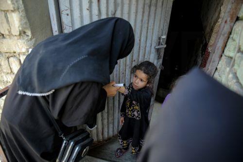 epa13254092 A health worker marks a child's finger after administering a polio vaccine during a door-to-door vaccination campaign in Kabul, Afghanistan, 21 September 2026. Afghanistan has launched a polio vaccination campaign as part of synchronized immunization efforts with neighboring Pakistan to curb the spread of wild poliovirus. Afghanistan has...