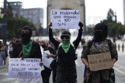 epa13269705 Women take part in a demonstration marking the Global Day of Action for Access to Legal and Safe Abortion in Mexico City, Mexico, 28 September 2026.  EPA/SASHENKA GUTIERREZ