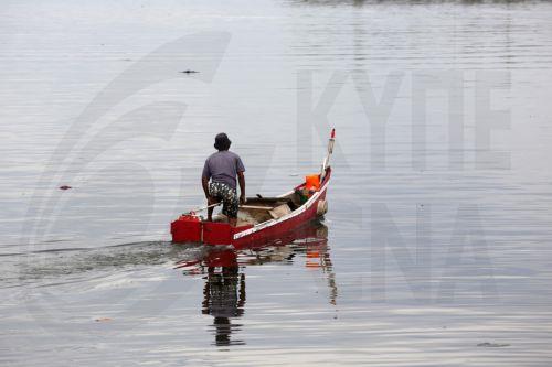 epa13269788 Fishermen return from sea at the traditional fishing port in Banda Aceh, Indonesia, 29 September 2026. The Meteorology, Climatology, and Geophysics Agency (BMKG) issued an early warning for high waves up to four meter meters—expected to occur in several Indonesian regions.  EPA/HOTLI SIMANJUNTAK
