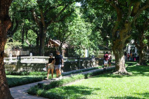 epa13269818 Tourists visit the Temple of Literature in Hanoi, Vietnam, 29 September 2026. Vietnam ranked 52nd among 110 economies in the latest World Economic Forum (WEF)’s 2026 Travel and Tourism Development Index, up seven places from 2024.  EPA/LUONG THAI LINH