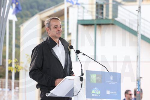 Ο πρωθυπουργός Κυριάκος Μητσοτάκης μιλάει στην εκδήλωση για την ένταξη του Ολύμπου στην παγκόσμια κληρονομιά της UNESCO στην έδρα της Μονάδας Διαχείρισης Εθνικού Πάρκου Ολύμπου, στο Λιτόχωρο, Παρασκευή 2 Οκτωβρίου 2026. Ο πρωθυπουργός Κυριάκος Μητσοτάκης επισκέπτεται σήμερα την Πιερία. ΑΠΕ-ΜΠΕ/ΑΠΕ-ΜΠΕ/ΑΧΙΛΛΕΑΣ ΧΗΡΑΣ