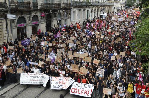 epa13289202 Students march with placards, banners and flags during a demonstration over school conditions in Montpellier, southern France, 08 October 2026. A wave of nationwide protests by high school students has been sweeping across France since late September 2026, later joined by university students, over severe teacher shortages, overcrowded lecture...