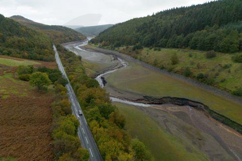 epa13309392 An aerial photograph taken with a drone of the Ladybower Reservoir which is at around 33 percent capacity, in Bamford, Britain, 16 October 2026. Most of England remains in drought as reservoir levels remain critically low after Britain experienced its hottest summer on record. A severe drought has been declared in six areas including Cornwall,...