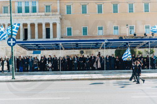 (Ξένη Δημοσίευση). Ο Δήμαρχος Αθηναίων Χάρης Δούκας, παρακολουθεί τη μαθητική παρέλαση στο Σύνταγμα,  Αθήνα, Τετάρτη 28 Οκτωβρίου 2026. Με τη δυναμική παρουσία εκατοντάδων μαθητών και μαθητριών, η Αθήνα τίμησε την επέτειο της 28ης Οκτωβρίου.  Η μαθητική παρέλαση στο Σύνταγμα, μπροστά από το Μνημείο του Άγνωστου Στρατιώτη, έστειλε ένα ισχυρό μήνυμα μνήμης,...