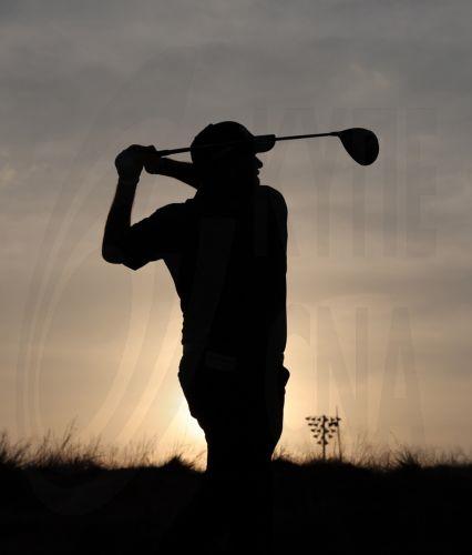 epa10414796 Shane Lowry of Ireland in action during the first round of the Abu Dhabi HSBC Golf championship 2023 in Abu Dhabi, United Arab Emirates, 19 January 2023.  EPA/ALI HAIDER