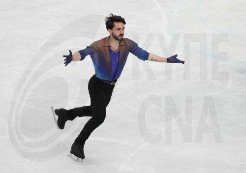 epa10538167 Kevin Aymoz of France performs during the Men's Short Program at the ISU Figure Skating World Championships in Saitama, Japan, 23 March 2023.  EPA/FRANCK ROBICHON