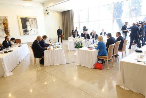 Ο Υπουργός Εξωτερικών Δρ Κωνσταντίνος Κόμπος, ο Υπουργός Εξωτερικών της Ελλάδας κ. Νίκος Δένδιας και ο Υπουργός Εξωτερικών του Ισραήλ κ. Eli Cohen σε Τριμερή Συνάντηση.