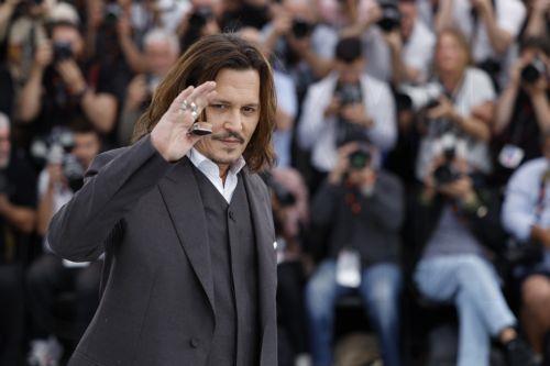 epa10633722 US actor Johnny Depp attends the photocall for 'Jeanne du Barry' during the 76th annual Cannes Film Festival, in Cannes, France, 17 May 2023. The festival runs from 16 to 27 May.  EPA/SEBASTIEN NOGIER