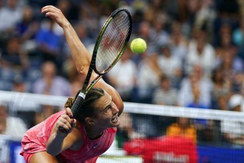 epa10847580 Aryna Sabalenka of Belarus returns to Madison Keys of the United States during their semi final match at the US Open Tennis Championships at the USTA National Tennis Center in Flushing Meadows, New York, USA, 07 September 2023. The US Open runs from 28 August through 10 September.  EPA/WILL OLIVER
