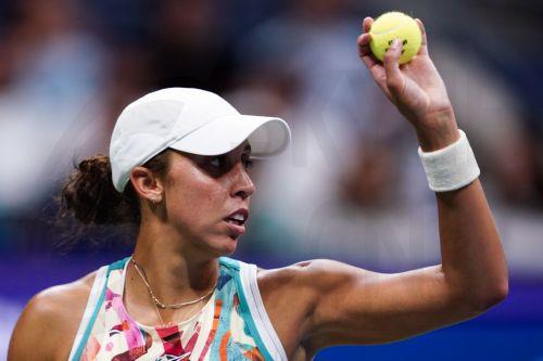epa10847587 Madison Keys of the United States in action during her semi final match against Aryna Sabalenka of Belarus at the US Open Tennis Championships at the USTA National Tennis Center in Flushing Meadows, New York, USA, 07 September 2023. The US Open runs from 28 August through 10 September.  EPA/WILL OLIVER