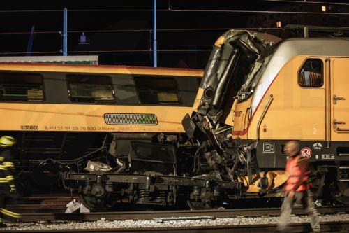 epa11392399 The scene of a train crash in the city of Pardubice, Czech Republic, 05 June 2024. An express train and a freight train collided head-on in Pardubice late 05 June evening. According to Czech Interior Ministr Vit Rakusan, four people have died at the scene. Dozens of people have been injured, some seriously. More than 300 people were travelling...
