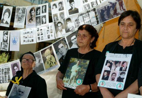 ΦΩΤΟΓΡΑΦΙΑ ΚΥΠΕ/ΚΑΤΙΑ ΧΡΙΣΤΟΔΟΥΛΟΥ Ελληνοκύπριες γυναίκες αγνοουμένων διαδηλώνουν κάνοντας απεργία πείνας για την συνεχιζόμενη κατοχή της Κύπρου και για την ανεύρεση των αγαπημένων τους. Φέτος συμπληρώνονται 50 χρόνια από την τουρκική εισβολή στην Κύπρο το 1974.