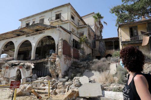 ΦΩΤΟΓΡΑΦΙΑ ΚΥΠΕ/ΚΑΤΙΑ ΧΡΙΣΤΟΔΟΥΛΟΥ Η τουρκική πλευρά άνοιξε παράνομα στις 8 Οκτωβρίου τμήμα της παραλίας της εγκαταλελειμμένης πόλης της Αμμοχώστου, κατά παράβαση πολυάριθμων ψηφισμάτων του ΟΗΕ. Φέτος συμπληρώνονται 50 χρόνια από την τουρκική εισβολή στην Κύπρο το 1974.