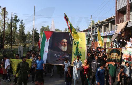 epa11641852 Kashmiri Shiite Muslims participate in an anti-Israeli rally in solidarity with Lebanese and Palestinian people and against the killing of Hezbollah leader Hassan Nasrallah, in the Pattan area of Baramulla district, some 22 kilometers north of Srinagar, the summer capital of Indian Kashmir, 04 October 20243. Hundreds of people gathered after the...