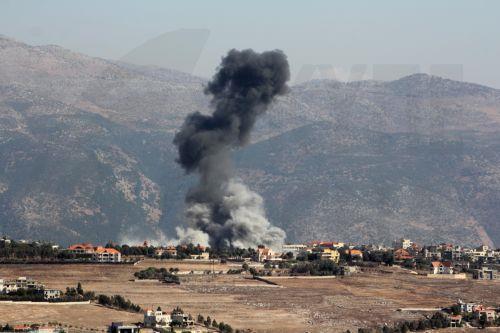 epaselect epa11649552 Smoke rises following Israeli military strike on Khiam town, near Lebanese Israeli border, Lebanon, 08 October 2024. According to the Lebanese Ministry of Health, more than 2,000 people have been killed and over 9,800 others have been injured in Lebanon since Israel expanded its military operations to Lebanon in September 2024.  EPA/STR