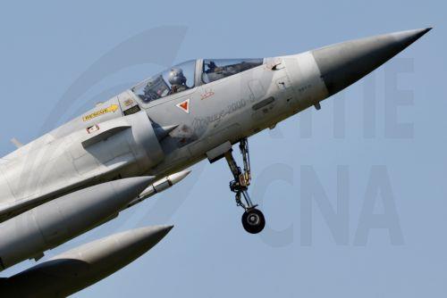 epaselect epa11657894 A Taiwan Air Force Mirage 2000 fighter jet makes an approach for landing inside the airbase in Hsinchu, Taiwan, 14 October 2024. China announced on 14 October that it will conduct the 'Joint Sword-2024B' military drills around Taiwan.  EPA/RITCHIE B. TONGO