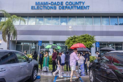 epa11699994 People wait in line to vote on Florida's last early voting day for the 2024 presidential election in Florida, at the Miami-Dade County Elections Department in Miami, Florida, USA, 03 November 2024. Voters in Florida can cast their ballots in person for the presidential election, starting on 21 October, avoiding long lines on Election Day on 05...