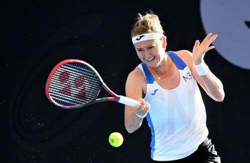 epa11801955 Marie Bouzkova of the Czech Republic in action against Victoria Azarenka of Belarus at the Brisbane International tennis tournament match at the Queensland Tennis Centre in Brisbane, Australia, 02 January 2025.  EPA/DARREN ENGLAND AUSTRALIA AND NEW ZEALAND OUT