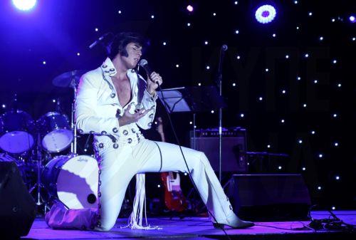 epa11805001 Contestant Charlie Harper performs on stage at the European Elvis Championships 2025 in Birmingham, Britain, 03 January 2025. Tribute artists are competing in 24 acts, portraying different Elvis 'eras', for the title of Europe's best Elvis Presley tribute at the championship held near the US musician's birthday. The competition takes place from...