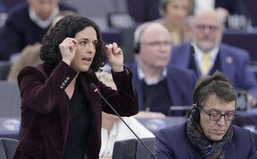 epa11839648 Manon Aubry, French leader of The Left in the European Parliament, speaks during a session of the European Parliament in Strasbourg, France, 20 January 2025. The EU Parliament's session runs from 20 to 23 January 2025.Â   EPA/RONALD WITTEK