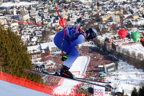 epa11851318 Dominik Paris of Italy in action during the Men's Downhill race at the FIS Alpine Skiing World Cup in Kitzbuehel, Austria, 25 January 2025.  EPA/ANNA SZILAGYI