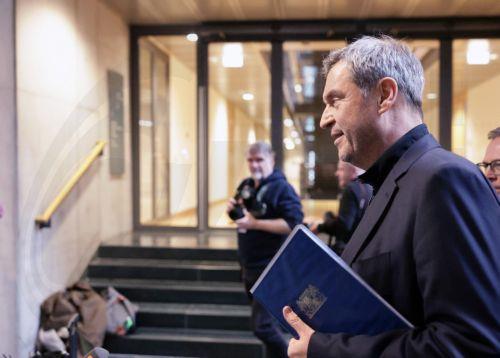 epa11929347 Minister President of Bavaria and Chairman of the Christian Social Union (CSU), Markus Soeder, arrives at the Jakob-Kaiser-Haus, where the CDU/CSU and SPD negotiators hold their first exploratory talks, in Berlin, Germany, 28 February 2025.  EPA/HANNIBAL HANSCHKE