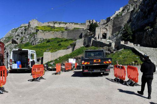 Προετοιμασίες για τα γυρίσματα της «Οδύσσειας» του Christopher Nolan στην Ακροκόρινθο, Παρασκευή 7 Μαρτίου 2025. ΑΠΕ-ΜΠΕ/ΑΠΕ-ΜΠΕ/ΒΑΣΙΛΗΣ ΨΩΜΑΣ
