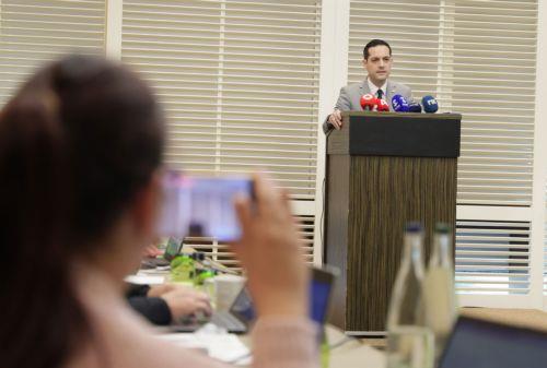 Ο Κυβερνητικός Εκπρόσωπος Κων/νος Λετυμπιωτης ενημερώνει τα ΜΜΕ για την συνεδρίαση του Εθνικού Συμβουλίου, στο πλαίσιο της άτυπης διευρυμένης συνάντησης για το Κυπριακό.