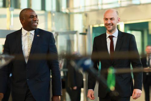 epa12008714 British Foreign Secretary David Lammy (L) and French Foreign Minister Jean-Noel Barrot arrive at a North Atlantic Treaty Organization (NATO) Ministers of Foreign Affairs meeting in Brussels, Belgium, 04 April 2025.  EPA/OLIVIER HOSLET