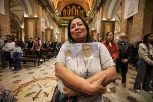 epaselect epa12045795 A person attends a tribute to Pope Francis at the Metropolitan Cathedral in Buenos Aires, Argentina, 21 April 2025. Pope Francis died on 21 April 2025 at the age of 88, according to the Holy See. Born Jorge Mario Bergoglio in Buenos Aires, Argentina. On 17 December 1936, he was appointed leader of the Catholic Church on 13 March 2013,...