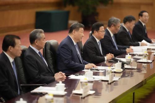 epa12048089 Chinese President Xi Jinping (3-L) and Azerbaijan President Ilham Aliyev (not pictured) attend a meeting at The Great Hall of The People in Beijing, China, 23 April 2025.  EPA/IORI SAGISAWA / POOL