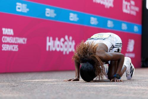 epa12057895 Ethiopiaâ€™s Tigst Assefa reacts to finishing first in the women's race of the London Marathon and breaks the women's-only world record in London, Britain, 27 April 2025. Taking place since 1981, the London Marathon is one of the most popular marathons in the world, with a record-breaking total of more than 56,000 people are expected to take...