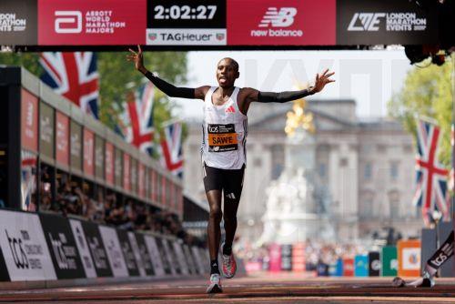 epa12057947 Kenyaâ€™s Sabastian Sawe finishes first in the elite menâ€™s race of the London Marathon in London, Britain, 27 April 2025. Taking place since 1981, the London Marathon is one of the most popular marathons in the world, with a record-breaking total of more than 56,000 people are expected to take part in the 2025 race.  EPA/TOLGA AKMEN