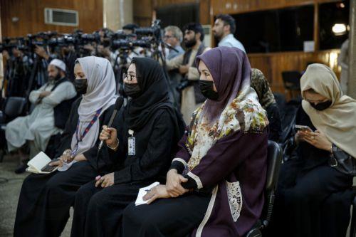 epa12064824 Afghan journalists attend a press conference by Noor Jalal Jalali, Taliban's Minister of PublicÂ Health in Kabul, Afghanistan, 30 April 2025. Jalali accused the United Nations agencies of delivering substandard aid to Afghanistan, specifically citing the World Food Program's import of 6,750 tons of unusable food labeled 'Super Cereal' and the...
