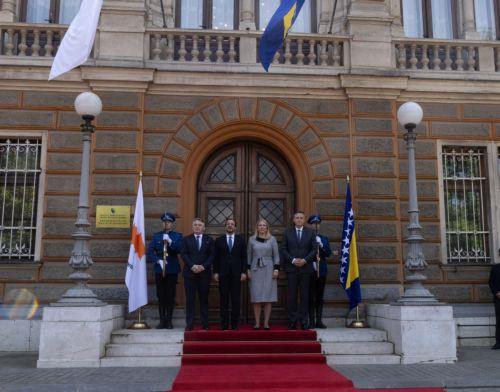 Ο Πρόεδρος της Δημοκρατίας κ. Νίκος Χριστοδουλίδης πραγματοποιεί επίσκεψη εργασίας στη Βοσνία και Ερζεγοβίνη, ενόψει της ανάληψης της Προεδρίας του Συμβουλίου της Ευρωπαϊκής Ένωσης (ΕΕ) από την Κυπριακή Δημοκρατία το πρώτο εξάμηνο του 2026, στο Κτήριο Προεδρίας, Σαράγεβο, Βοσνία και Ερζεγοβίνη.