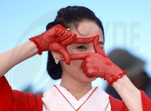 epaselect epa12101931 Yoh Yoshida attends the photocall for 'A Pale View of Hills' during the 78th annual Cannes Film Festival, in Cannes, France, 15 May 2025. The film festival runs from 13 to 24 May 2025.  EPA/CLEMENS BILAN