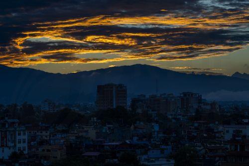 epa12142340 A monsoon clouds gather over Kathmandu before sunrise in Kathmandu, Nepal, 29 May 2025. According to the Department of Hydrology and Meteorology on Nepal has already announced that Nepal will witness above-average rainfall in the upcoming monsoon.  EPA/NARENDRA SHRESTHA