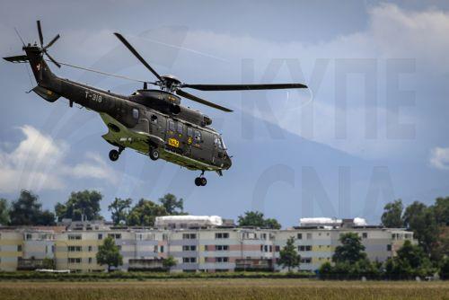 epa12151016 A Super Puma Helicopter of the Swiss Air Force takes off during an international air radiometry exercise on the Duebendorf Military Air Base, in Duebendorf, Switzerland, 02 June 2025. Specialists from France, Germany, the Czech Republic, Lithuania and Switzerland are taking part in the exercise from 02 to 06 June with the aim of being prepared...