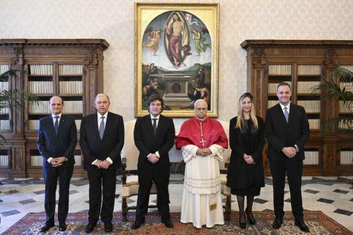 epa12161873 A handout picture provided by the Vatican Media shows Pope Leo XIV receiving Argentina's President Javier Milei in Vatican City, 07 June 2025.  EPA/VATICAN MEDIA HANDOUT HANDOUT EDITORIAL USE ONLY/NO SALES